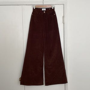 Frame Le Palazzo in Corduroy Latte size 27. Runs small. Never been worn.